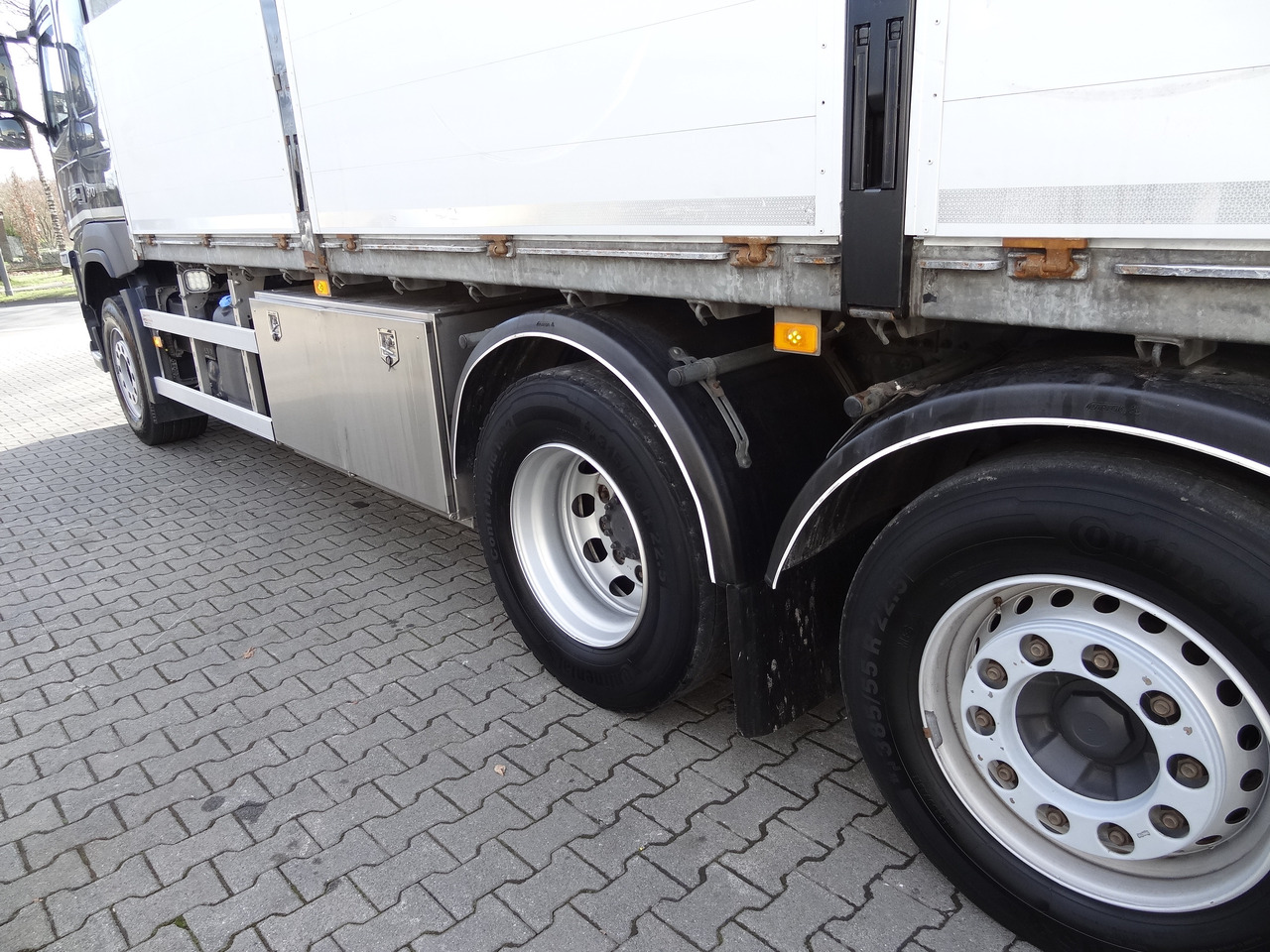 Volvo FM370 6X2*4 Kennis K14 Kran - Kraanaga veoauto, Madelveok/ Platvormveok: pilt 3 Volvo FM370 6X2*4 Kennis K14 Kran - Kraanaga veoauto, Madelveok/ Platvormveok: pilt 3