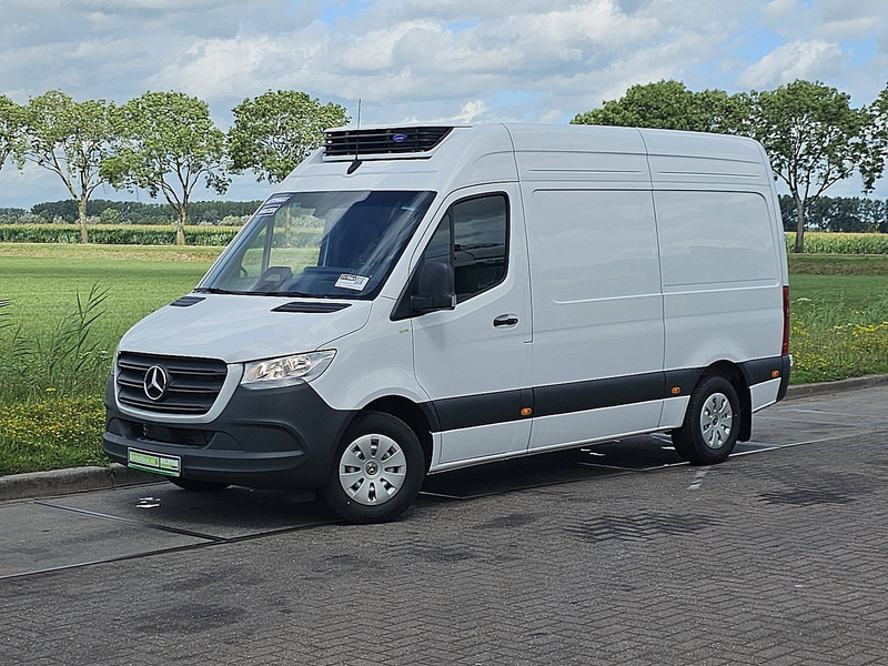 Mercedes-Benz Sprinter 317 L2H2 Koelwagen D/N! - Tarbesõiduk külmik: pilt 2 Mercedes-Benz Sprinter 317 L2H2 Koelwagen D/N! - Tarbesõiduk külmik: pilt 2