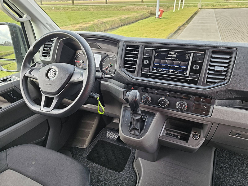 Interior photo 1: Kaubik Volkswagen Crafter 35 2.0 L3H3 Automaat Euro6!