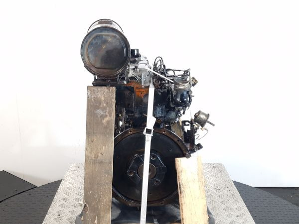 Komatsu 4D84E-3D Engine (Plant) - Mootor - Ehitusmasinad: pilt 2 Komatsu 4D84E-3D Engine (Plant) - Mootor - Ehitusmasinad: pilt 2