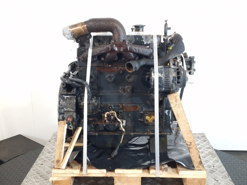 Komatsu 4D95LE-2 Engine (Plant) - Mootor - Ehitusmasinad: pilt 3 Komatsu 4D95LE-2 Engine (Plant) - Mootor - Ehitusmasinad: pilt 3