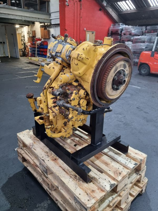 Komatsu 714-16-20002 Gearbox (Plant) - Käigukast - Ehitusmasinad: pilt 1 Komatsu 714-16-20002 Gearbox (Plant) - Käigukast - Ehitusmasinad: pilt 1