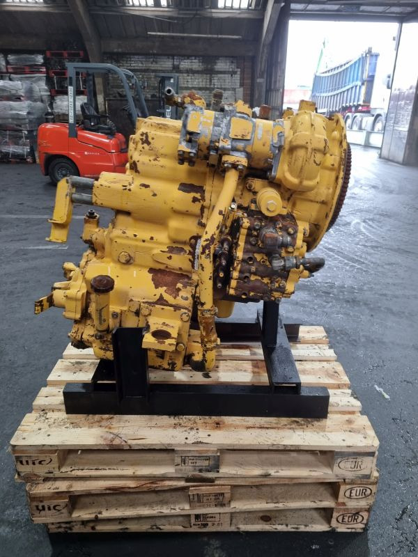 Komatsu 714-16-20002 Gearbox (Plant) - Käigukast - Ehitusmasinad: pilt 2 Komatsu 714-16-20002 Gearbox (Plant) - Käigukast - Ehitusmasinad: pilt 2