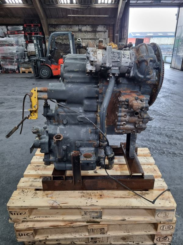 Komatsu WA320-3 Gearbox (Plant) - Käigukast - Ehitusmasinad: pilt 2 Komatsu WA320-3 Gearbox (Plant) - Käigukast - Ehitusmasinad: pilt 2