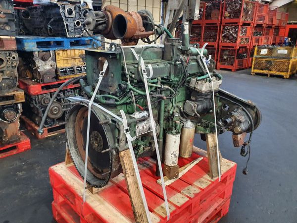 Volvo D7C215 - Mootor: pilt 1 Volvo D7C215 - Mootor: pilt 1
