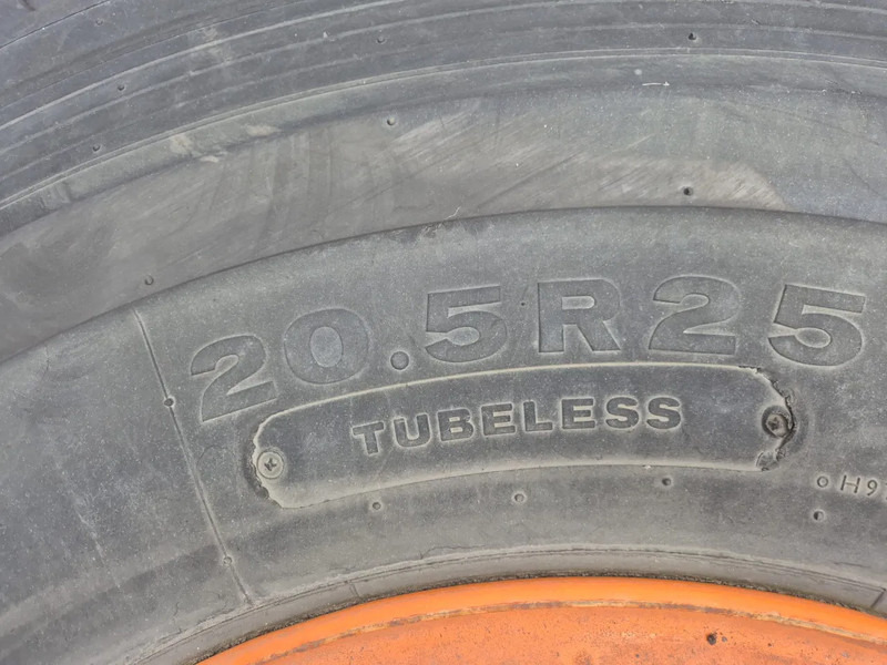 Bridgestone 20.5R25 - Rehv: pilt 3 Bridgestone 20.5R25 - Rehv: pilt 3
