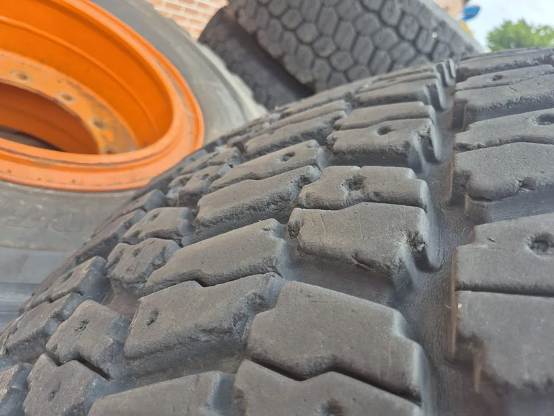 Bridgestone 20.5R25 - Rehv: pilt 4 Bridgestone 20.5R25 - Rehv: pilt 4