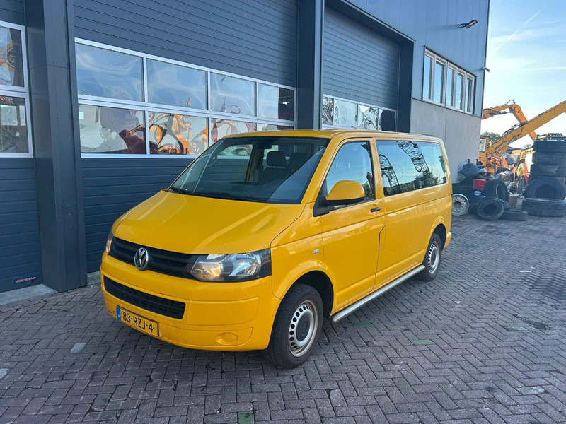 Volkswagen Transporter Kombi - Buss: pilt 1 Volkswagen Transporter Kombi - Buss: pilt 1