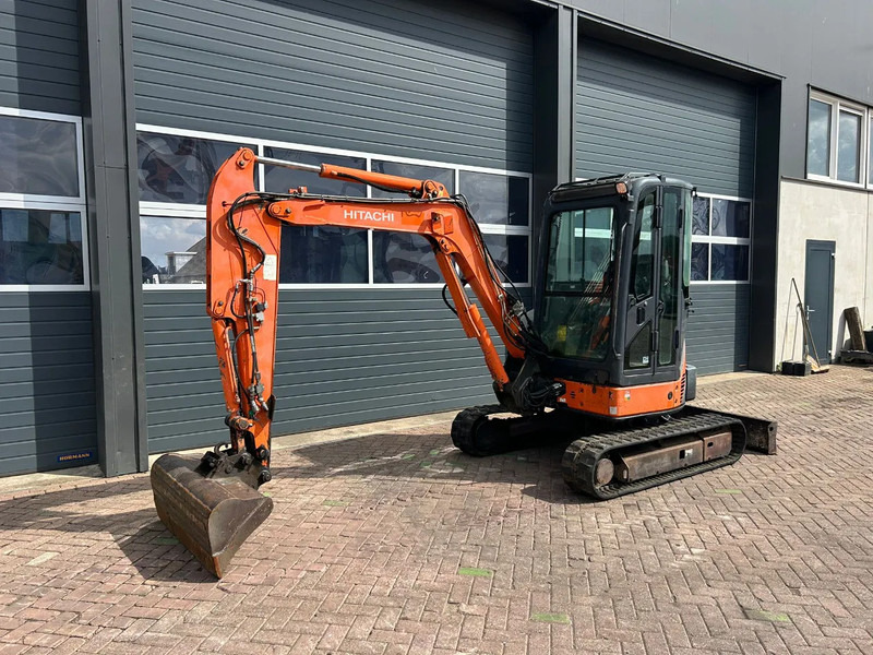 Hitachi ZX35U-2 - Miniekskavaator: pilt 1 Hitachi ZX35U-2 - Miniekskavaator: pilt 1
