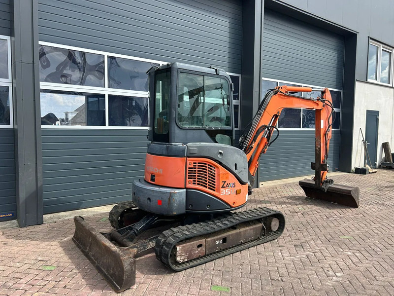 Hitachi ZX35U-2 - Miniekskavaator: pilt 4 Hitachi ZX35U-2 - Miniekskavaator: pilt 4