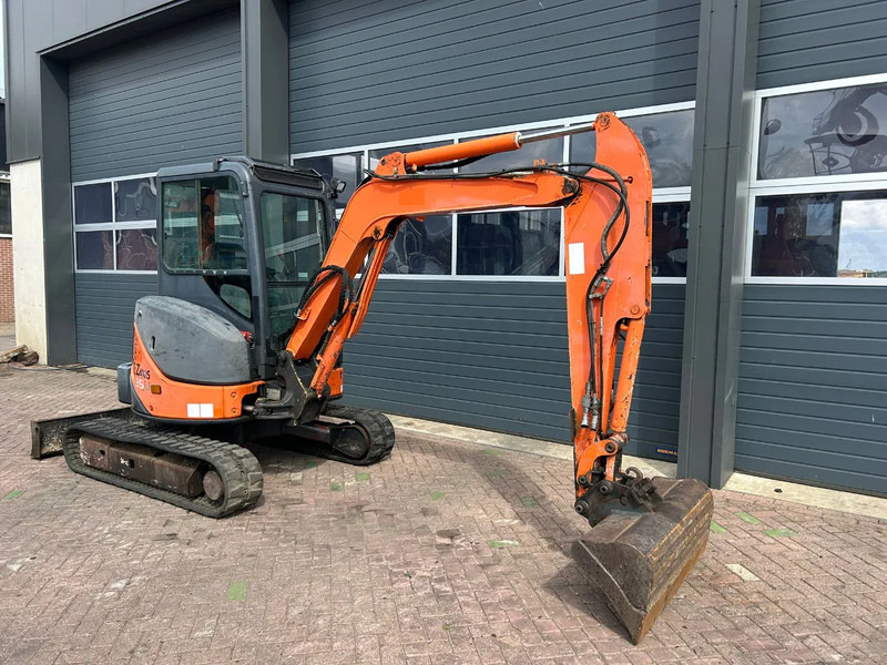 Hitachi ZX35U-2 - Miniekskavaator: pilt 3 Hitachi ZX35U-2 - Miniekskavaator: pilt 3