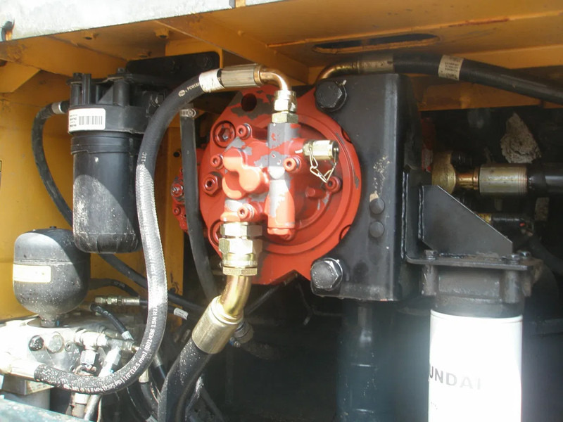 Lintekskavaator Hyundai HX260LC: pilt 6