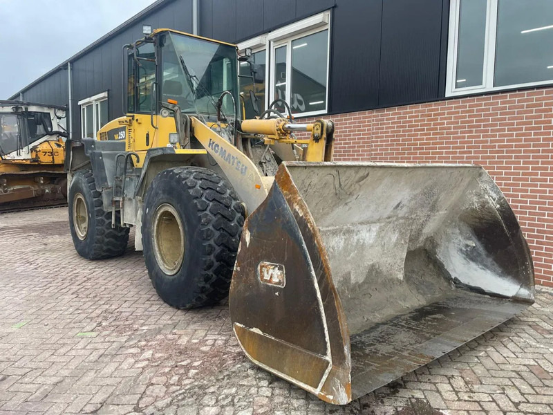 Komatsu WA250-5 - Rataslaadur: pilt 2 Komatsu WA250-5 - Rataslaadur: pilt 2