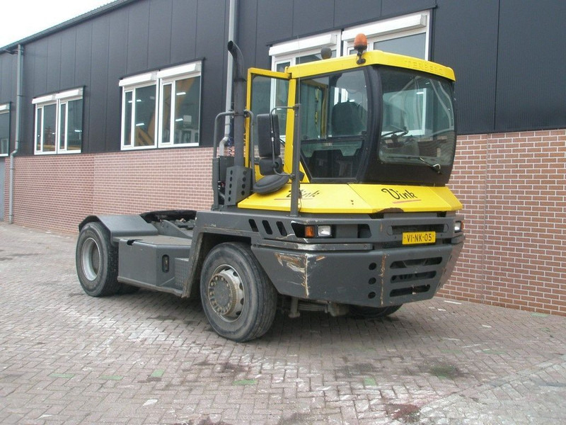 Terberg RT 222 RT220 4x4 - Laotraktor: pilt 3 Terberg RT 222 RT220 4x4 - Laotraktor: pilt 3