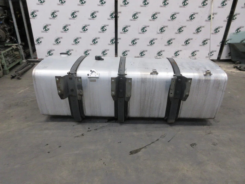 DAF 1944798 // 995 LITER INHOUD DAF XF CF EURO 6 MODEL 2018 - Kütusepaak - Veoauto: pilt 3 DAF 1944798 // 995 LITER INHOUD DAF XF CF EURO 6 MODEL 2018 - Kütusepaak - Veoauto: pilt 3