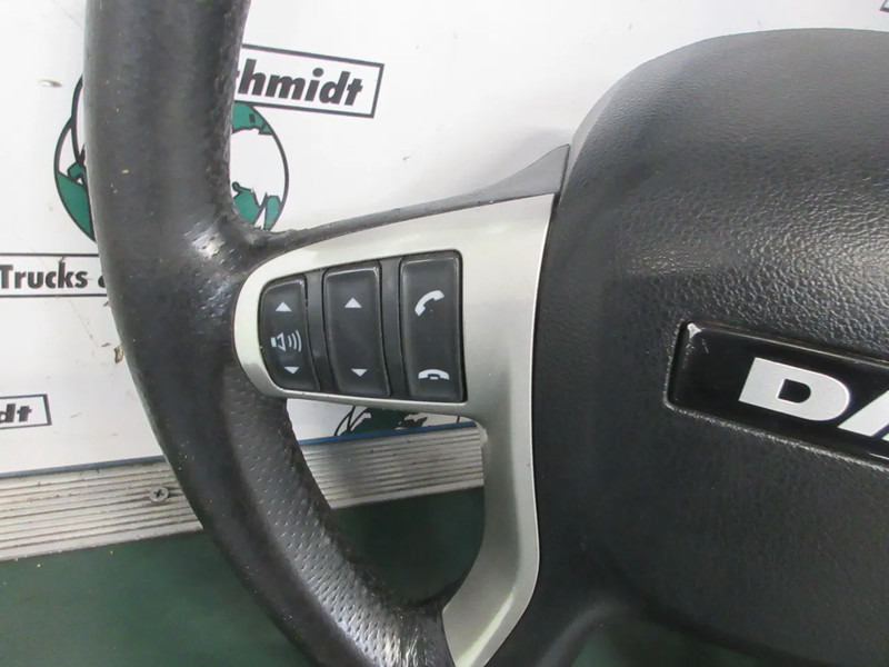 DAF 2020863 STUURWIEL LEER DAF XF 450 EURO 6 MODEL 2021 - Rool - Veoauto: pilt 4 DAF 2020863 STUURWIEL LEER DAF XF 450 EURO 6 MODEL 2021 - Rool - Veoauto: pilt 4