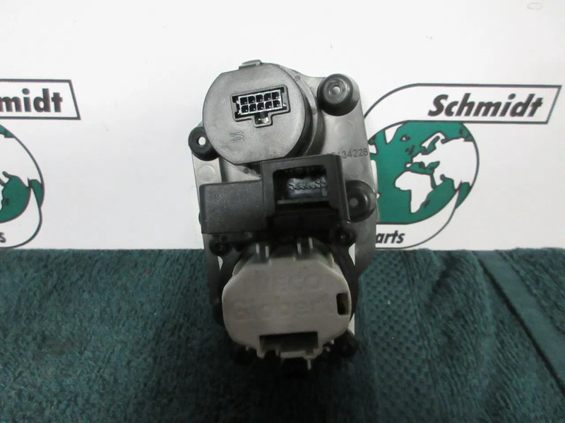 Iveco 5802434228 CONTACTSLOT IVECO S WAY EURO 6 - Elektrisüsteem - Veoauto: pilt 4 Iveco 5802434228 CONTACTSLOT IVECO S WAY EURO 6 - Elektrisüsteem - Veoauto: pilt 4