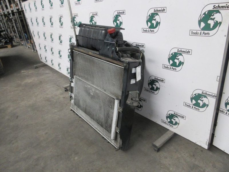 MAN 81.06101-0076 - 81.06101-0073 / RADIATEUR TGS EURO 6 - Radiaator - Veoauto: pilt 2 MAN 81.06101-0076 - 81.06101-0073 / RADIATEUR TGS EURO 6 - Radiaator - Veoauto: pilt 2