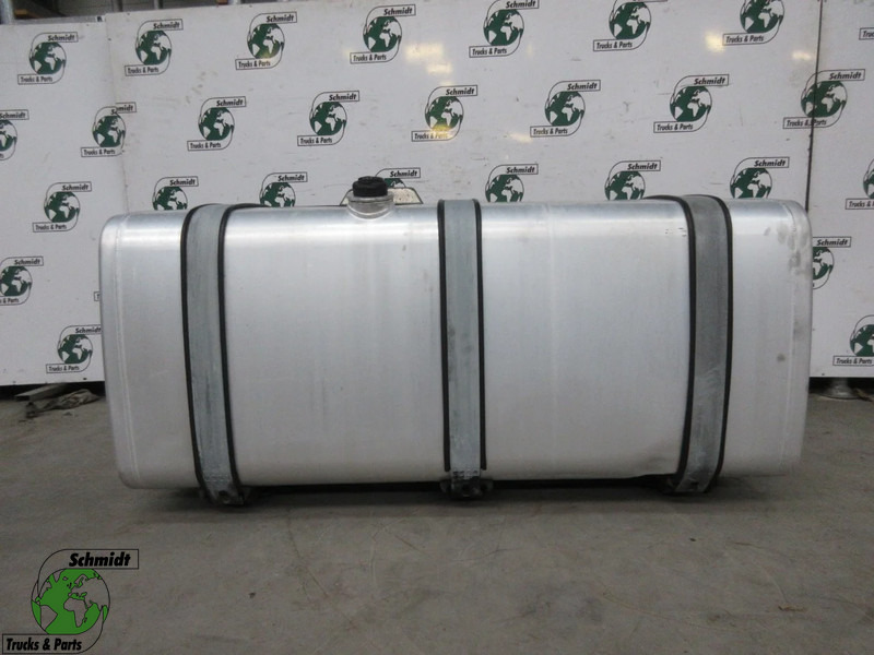MAN 81.12201-5900 / 710 LITER DIESELTANL LICH BESCHADIG MAN TGX EURO 6 - Kütusepaak - Veoauto: pilt 1 MAN 81.12201-5900 / 710 LITER DIESELTANL LICH BESCHADIG MAN TGX EURO 6 - Kütusepaak - Veoauto: pilt 1