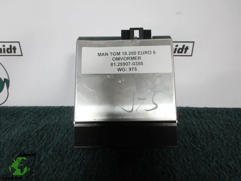 MAN 81.25907-0355 VOLTAGE CONVERTER MAT TGM EURO 6 - Elektrisüsteem - Veoauto: pilt 1 MAN 81.25907-0355 VOLTAGE CONVERTER MAT TGM EURO 6 - Elektrisüsteem - Veoauto: pilt 1