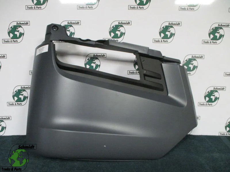 MAN 81.41610-6774 Bumperhoek TGX euro 6 rechts - Kaitseraud - Veoauto: pilt 1 MAN 81.41610-6774 Bumperhoek TGX euro 6 rechts - Kaitseraud - Veoauto: pilt 1