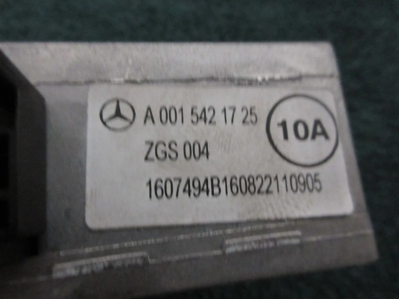 Elektrisüsteem - Veoauto Mercedes-Benz A 001 542 17 25 OMVORMER MERCEDES MP4 EURO 6: pilt 8
