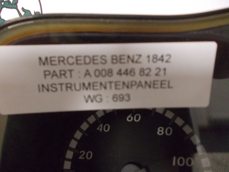 Mercedes-Benz A 008 446 82 21 // 1842 MP 4 - Armatuurlaud - Veoauto: pilt 2 Mercedes-Benz A 008 446 82 21 // 1842 MP 4 - Armatuurlaud - Veoauto: pilt 2