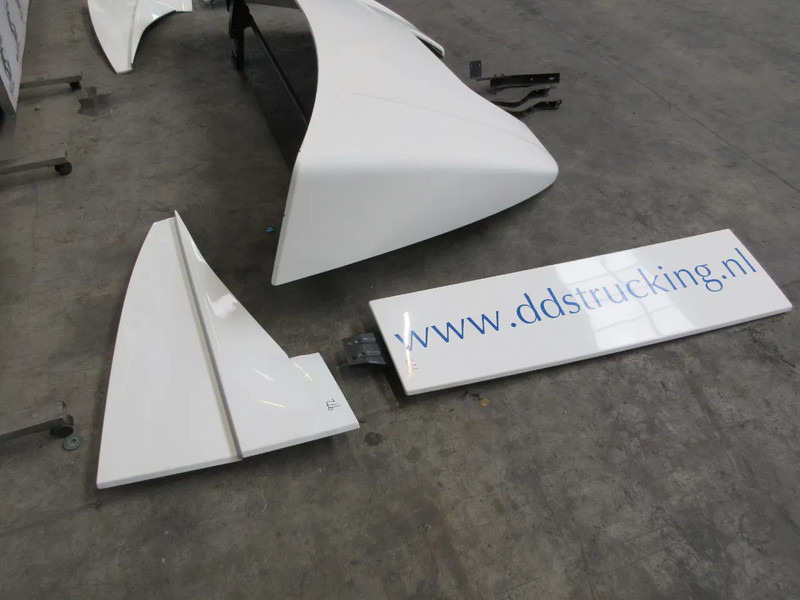 Mercedes-Benz A 960 790 13 44 // A 960 790 27 65 //A 960 793 83 14 SPOILER SET MERCEDES 1840 - Kabiin ja interjöör - Veoauto: pilt 3 Mercedes-Benz A 960 790 13 44 // A 960 790 27 65 //A 960 793 83 14 SPOILER SET MERCEDES 1840 - Kabiin ja interjöör - Veoauto: pilt 3
