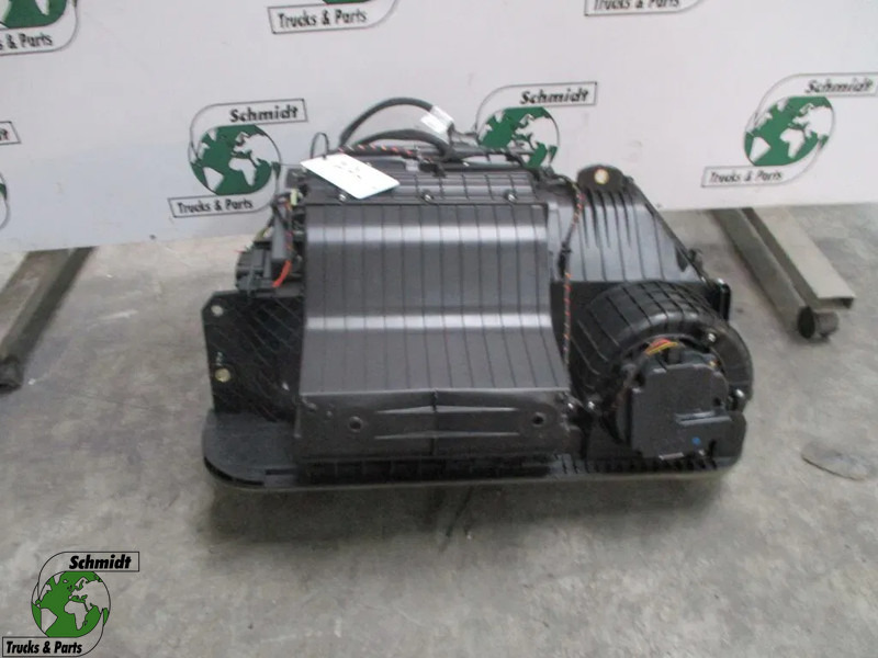 Mercedes-Benz A 960 830 22 60 KACHEL HUIS MP 4 EURO 6 - Soojendus/ Ventilatsioon - Veoauto: pilt 1 Mercedes-Benz A 960 830 22 60 KACHEL HUIS MP 4 EURO 6 - Soojendus/ Ventilatsioon - Veoauto: pilt 1