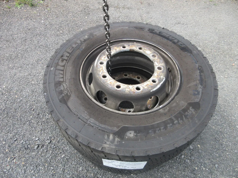 Michelin 315/70R22.5 // 2 X ACHTER BAND MET STAAL WIEL - Rehv - Veoauto: pilt 4 Michelin 315/70R22.5 // 2 X ACHTER BAND MET STAAL WIEL - Rehv - Veoauto: pilt 4