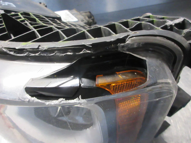 Scania 2379882 KOPLAMP MET LED BESCHADIG SCANIA S 450 NGS LINKS - Esituled - Veoauto: pilt 4 Scania 2379882 KOPLAMP MET LED BESCHADIG SCANIA S 450 NGS LINKS - Esituled - Veoauto: pilt 4