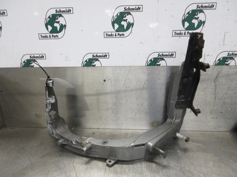 Scania 2479060 KOPLAMP BUMPER DRAGER SCANIA S 450 NGS - Raam/ Konstruktsioon - Veoauto: pilt 3 Scania 2479060 KOPLAMP BUMPER DRAGER SCANIA S 450 NGS - Raam/ Konstruktsioon - Veoauto: pilt 3