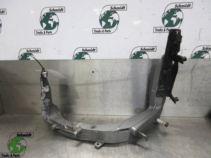 Scania 2479060 KOPLAMP BUMPER DRAGER SCANIA S 450 NGS - Raam/ Konstruktsioon - Veoauto: pilt 1 Scania 2479060 KOPLAMP BUMPER DRAGER SCANIA S 450 NGS - Raam/ Konstruktsioon - Veoauto: pilt 1