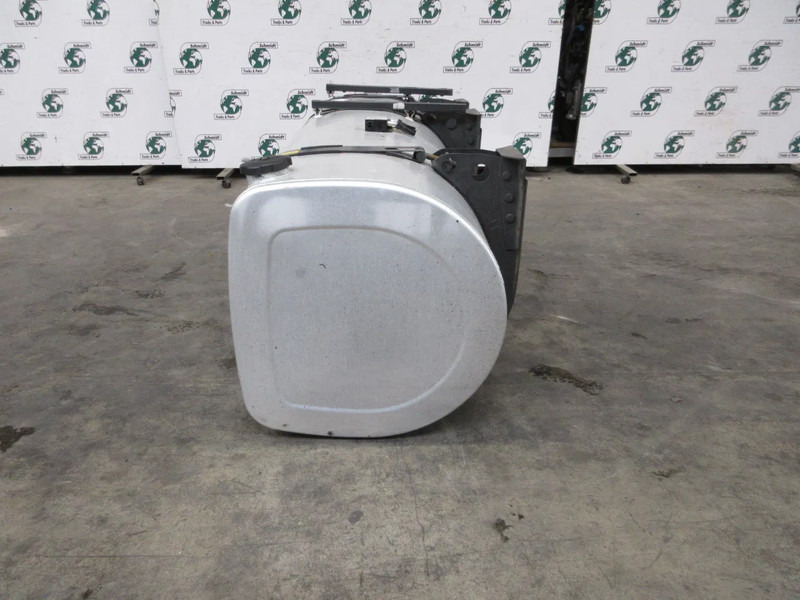 Volvo 21335730 DIESELTANK 750 LITER VOLVO FH 460 EURO 6 MODEL 2021 - Kütusepaak - Veoauto: pilt 5 Volvo 21335730 DIESELTANK 750 LITER VOLVO FH 460 EURO 6 MODEL 2021 - Kütusepaak - Veoauto: pilt 5