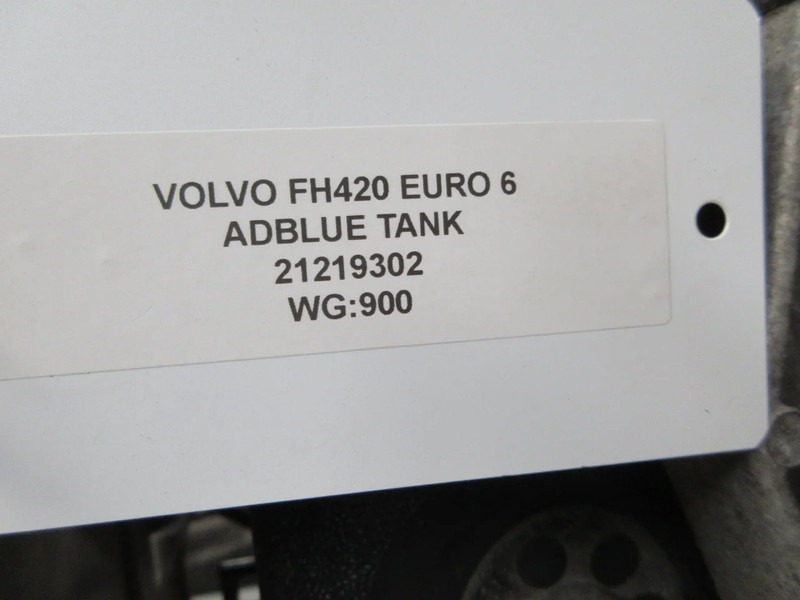 Volvo FH420 21219302 ADBLUE TANK EURO 6 - Kütusepaak - Veoauto: pilt 3 Volvo FH420 21219302 ADBLUE TANK EURO 6 - Kütusepaak - Veoauto: pilt 3