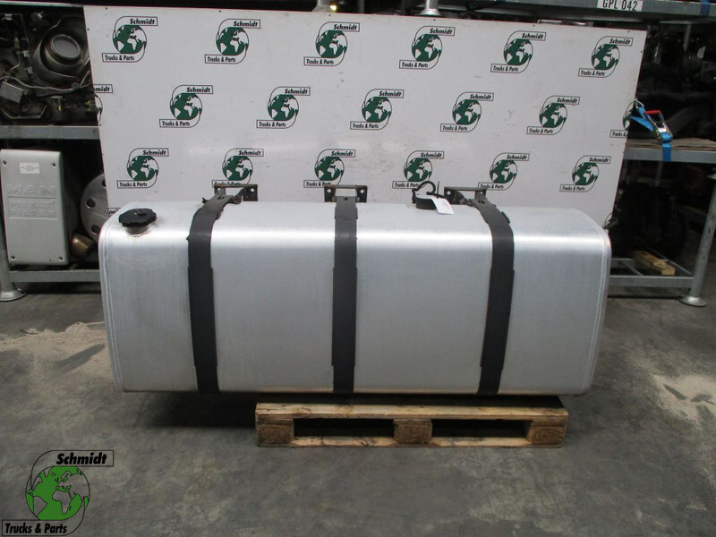 Volvo FM 21516457 BRANDSTOFTANK 730L EURO 5 - Kütusepaak - Veoauto: pilt 1 Volvo FM 21516457 BRANDSTOFTANK 730L EURO 5 - Kütusepaak - Veoauto: pilt 1