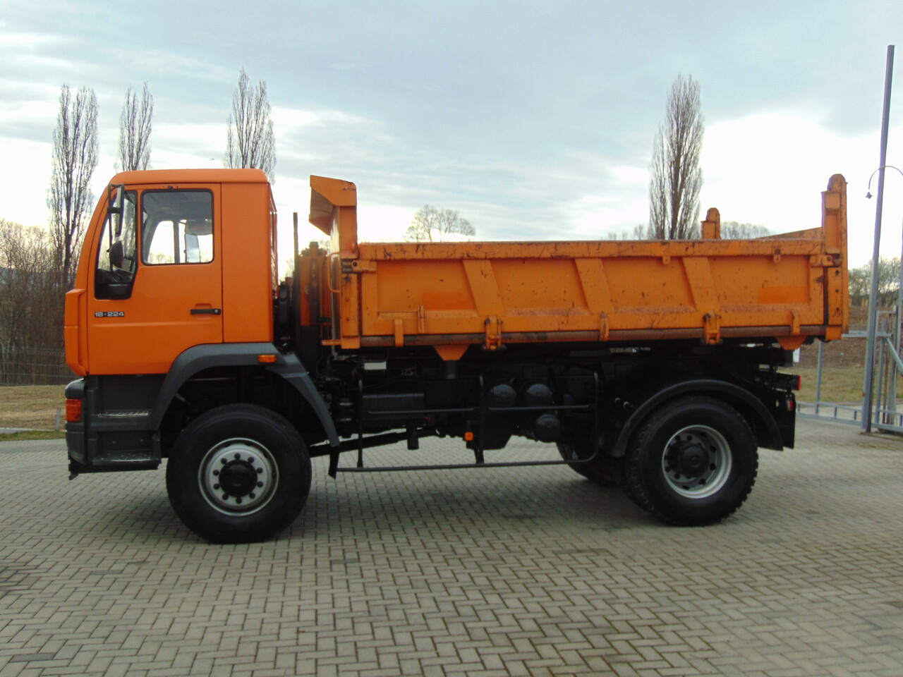 MAN 18-224 4x4 KIPER - Kallurauto: pilt 5 MAN 18-224 4x4 KIPER - Kallurauto: pilt 5
