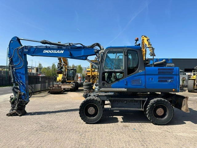 Doosan DX170W - Ratastel ekskavaator: pilt 1 Doosan DX170W - Ratastel ekskavaator: pilt 1
