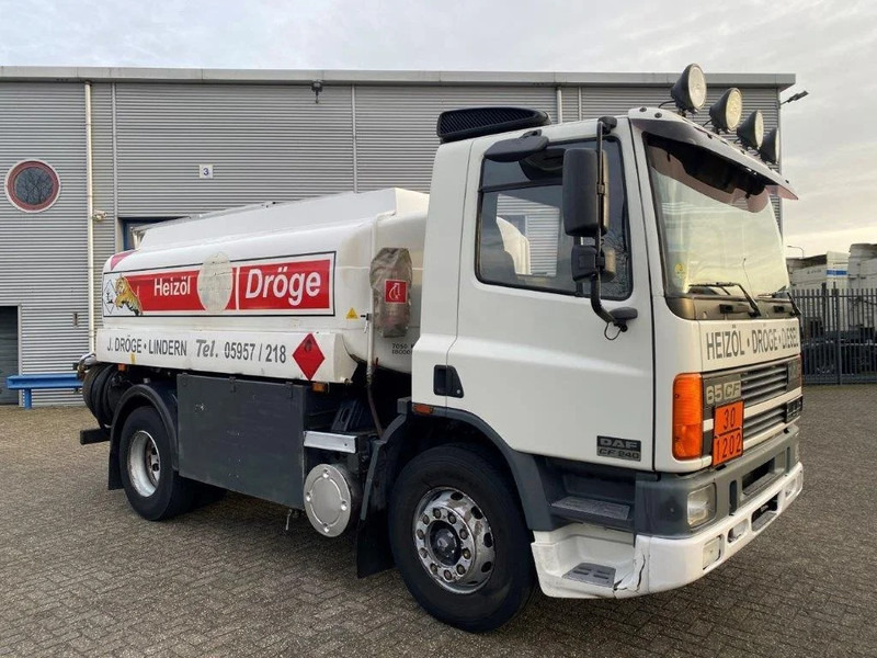 DAF 65CF-240 / FULL STEEL / POMP / 3 COMPARTIMENTS / 8350 LITER / ONLY:25969 KM / EURO-2 / MANUAL / GOOD CONDITION - Tsisternauto: pilt 2 DAF 65CF-240 / FULL STEEL / POMP / 3 COMPARTIMENTS / 8350 LITER / ONLY:25969 KM / EURO-2 / MANUAL / GOOD CONDITION - Tsisternauto: pilt 2