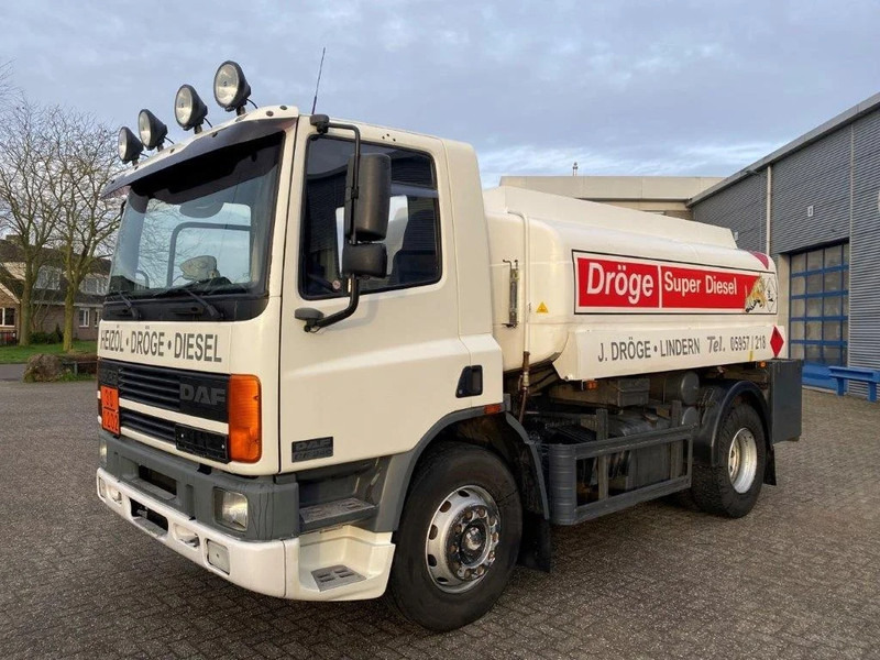 DAF 65CF-240 / FULL STEEL / POMP / 3 COMPARTIMENTS / 8350 LITER / ONLY:25969 KM / EURO-2 / MANUAL / GOOD CONDITION - Tsisternauto: pilt 1 DAF 65CF-240 / FULL STEEL / POMP / 3 COMPARTIMENTS / 8350 LITER / ONLY:25969 KM / EURO-2 / MANUAL / GOOD CONDITION - Tsisternauto: pilt 1