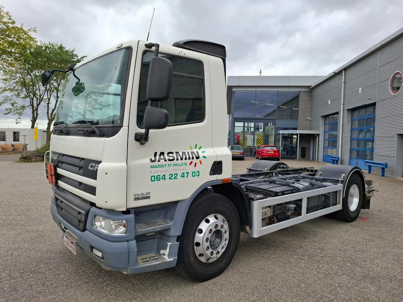 DAF CF75-250 / ADR / ONLY:320740 KM / PTO / INLINER / ALCOA / GOOD CONDITION / MANUAL / EURO-5 / 2011 - Kabiinišassiiga veoauto: pilt 1 DAF CF75-250 / ADR / ONLY:320740 KM / PTO / INLINER / ALCOA / GOOD CONDITION / MANUAL / EURO-5 / 2011 - Kabiinišassiiga veoauto: pilt 1