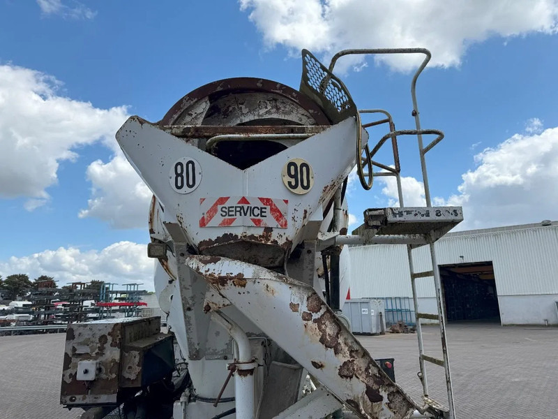 Liebherr 804 FSL 804 FSL / 8m³ / WATERTANK 500 LITER / POMP NOT INCLUDED / ! EMPTY ! / 2015 - Lisaseade: pilt 4 Liebherr 804 FSL 804 FSL / 8m³ / WATERTANK 500 LITER / POMP NOT INCLUDED / ! EMPTY ! / 2015 - Lisaseade: pilt 4