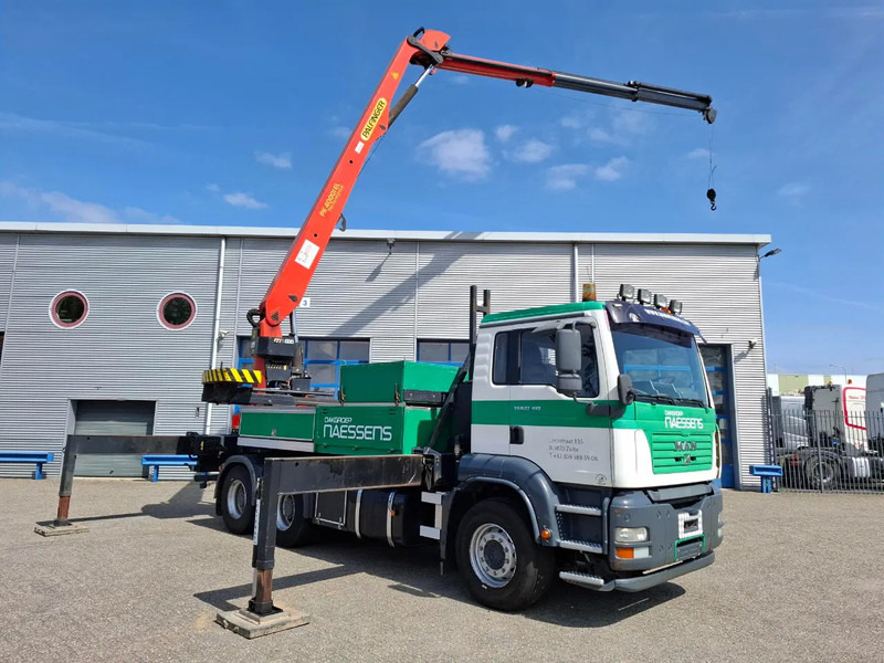 MAN TGA 33.410 / 6X4 / PALFINGER PK4000 1EL ROOFER CRANE / 25M / REMOTE / 2X BIG AXLE / 490677 KM / MANUAL / EURO-3 / 2005 - Kraanaga veoauto: pilt 1 MAN TGA 33.410 / 6X4 / PALFINGER PK4000 1EL ROOFER CRANE / 25M / REMOTE / 2X BIG AXLE / 490677 KM / MANUAL / EURO-3 / 2005 - Kraanaga veoauto: pilt 1