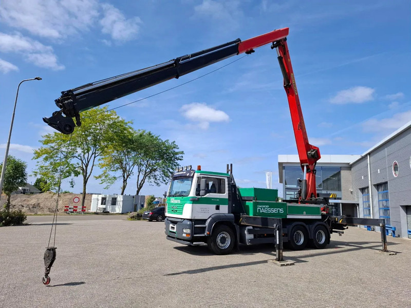 MAN TGA 33.410 / 6X4 / PALFINGER PK4000 1EL ROOFER CRANE / 25M / REMOTE / 2X BIG AXLE / 490677 KM / MANUAL / EURO-3 / 2005 - Kraanaga veoauto: pilt 2 MAN TGA 33.410 / 6X4 / PALFINGER PK4000 1EL ROOFER CRANE / 25M / REMOTE / 2X BIG AXLE / 490677 KM / MANUAL / EURO-3 / 2005 - Kraanaga veoauto: pilt 2