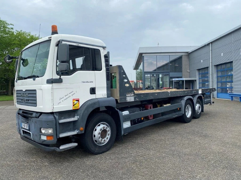 MAN TGA26.320 / SLIDING PLATEAU / WINCH / LIFT AXLE / MACHINE CARRIER / MANUAL / EURO-4 / 2007 - Madelveok/ Platvormveok: pilt 2 MAN TGA26.320 / SLIDING PLATEAU / WINCH / LIFT AXLE / MACHINE CARRIER / MANUAL / EURO-4 / 2007 - Madelveok/ Platvormveok: pilt 2