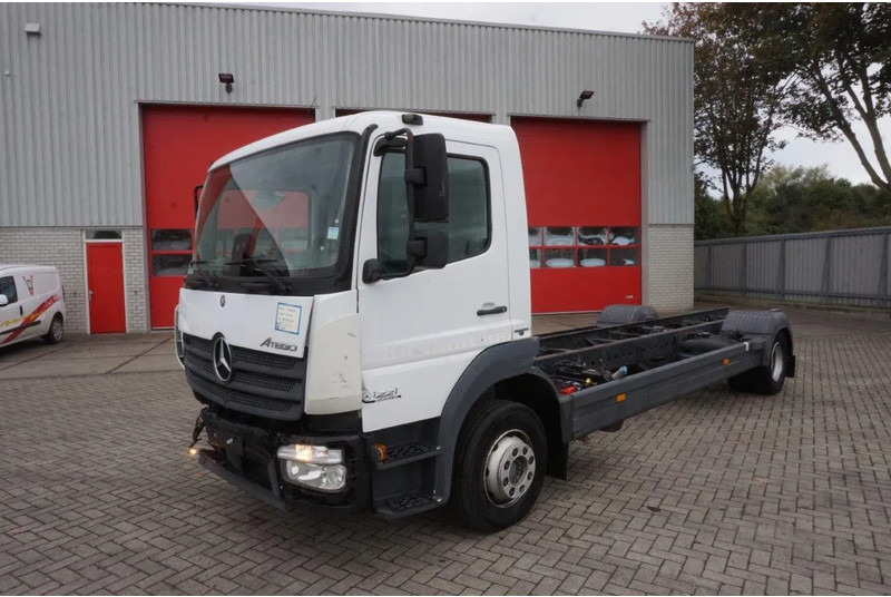 Mercedes-Benz ATEGO 1221 / ENGINE RUNNING / ONLY:253095 KM / AUTOMATIC / EURO-6 / 2017 - Kabiinišassiiga veoauto: pilt 1 Mercedes-Benz ATEGO 1221 / ENGINE RUNNING / ONLY:253095 KM / AUTOMATIC / EURO-6 / 2017 - Kabiinišassiiga veoauto: pilt 1