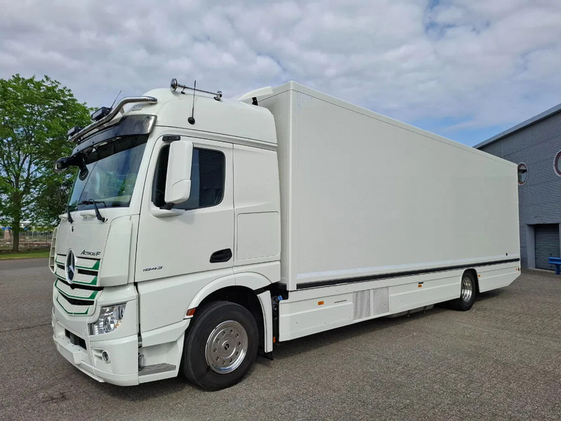 Mercedes-Benz Actros 1843 / GERMAN FLOWER TRUCK / 162021 KM / ISOLATED BOX / COOL & HEATED / NAVI / PLATFORM 1500 KG / TOP CONDITION / FULL-AI - Toiduauto: pilt 1 Mercedes-Benz Actros 1843 / GERMAN FLOWER TRUCK / 162021 KM / ISOLATED BOX / COOL & HEATED / NAVI / PLATFORM 1500 KG / TOP CONDITION / FULL-AI - Toiduauto: pilt 1