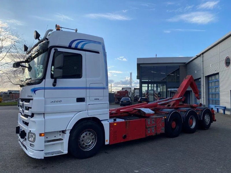 Mercedes-Benz Actros 3260 V8 / 15,9L / 8X4 / BIG AXLE / PALFINGER T26 HOOKLIFT / LIFT+LENKACHSE / FULL-AIR / AIRCO / AUTOMATIC / EURO-5 / 2013 - Konkstõstukiga veoauto: pilt 2 Mercedes-Benz Actros 3260 V8 / 15,9L / 8X4 / BIG AXLE / PALFINGER T26 HOOKLIFT / LIFT+LENKACHSE / FULL-AIR / AIRCO / AUTOMATIC / EURO-5 / 2013 - Konkstõstukiga veoauto: pilt 2