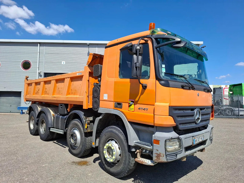 Mercedes-Benz Actros 4141 / 3SIDE MEILLER TIPPER / FULL-STEEL / DRUM BRAKES / ONLY:535937 KM / 2XSTEERING AXLE / AIRCO / AUTOMATIC / EURO-3 / - Kallurauto: pilt 4 Mercedes-Benz Actros 4141 / 3SIDE MEILLER TIPPER / FULL-STEEL / DRUM BRAKES / ONLY:535937 KM / 2XSTEERING AXLE / AIRCO / AUTOMATIC / EURO-3 / - Kallurauto: pilt 4