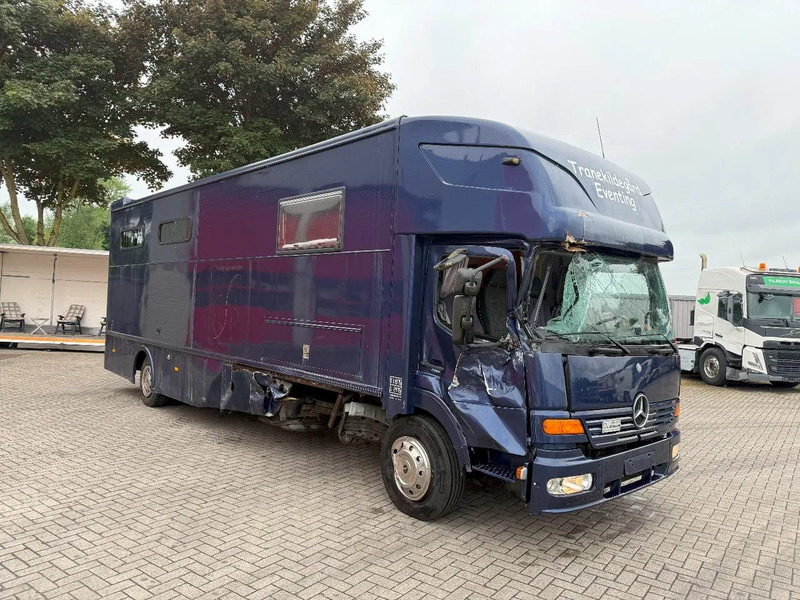Mercedes-Benz Atego 1223 / ENGINE RUNNING / ONLY:159450 KM / HORSETRUCK / HEATED BOX / GEN2-TACHO= WATERTANK / LIVING ROOM / EURO-2 / MANUAL / - Hobuseauto: pilt 2 Mercedes-Benz Atego 1223 / ENGINE RUNNING / ONLY:159450 KM / HORSETRUCK / HEATED BOX / GEN2-TACHO= WATERTANK / LIVING ROOM / EURO-2 / MANUAL / - Hobuseauto: pilt 2